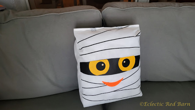 DIY Halloween Pillows. Share NOW. #eclecticredbarn #DIY #dollartree #pillows #halloweendecor